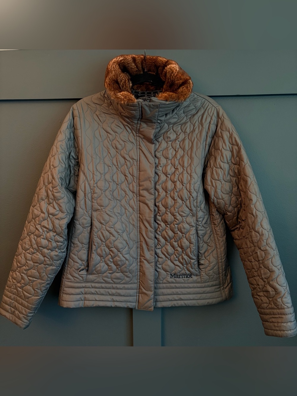 Marmot Winter Coat Women’s Size Large Quilted Gray with Faux Fur